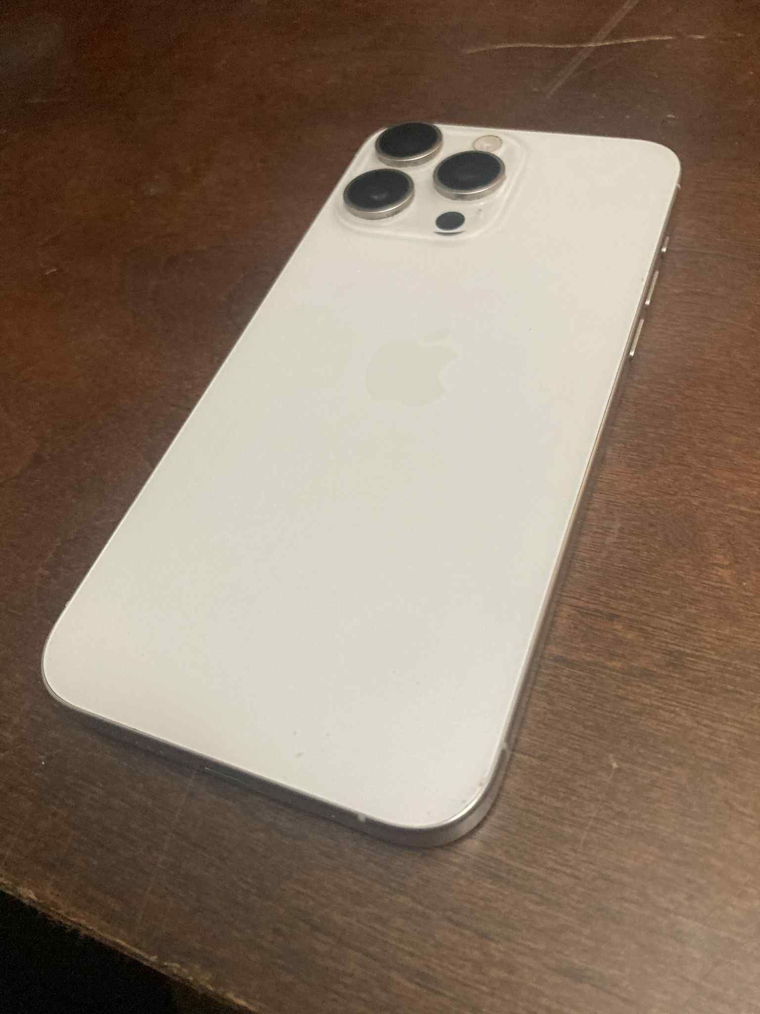 IPhone 15 Pro Max White Titanium