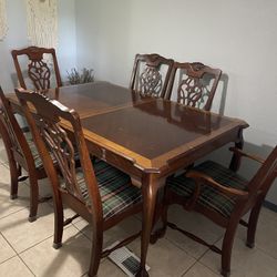 Dinner Table And Six Chairs 