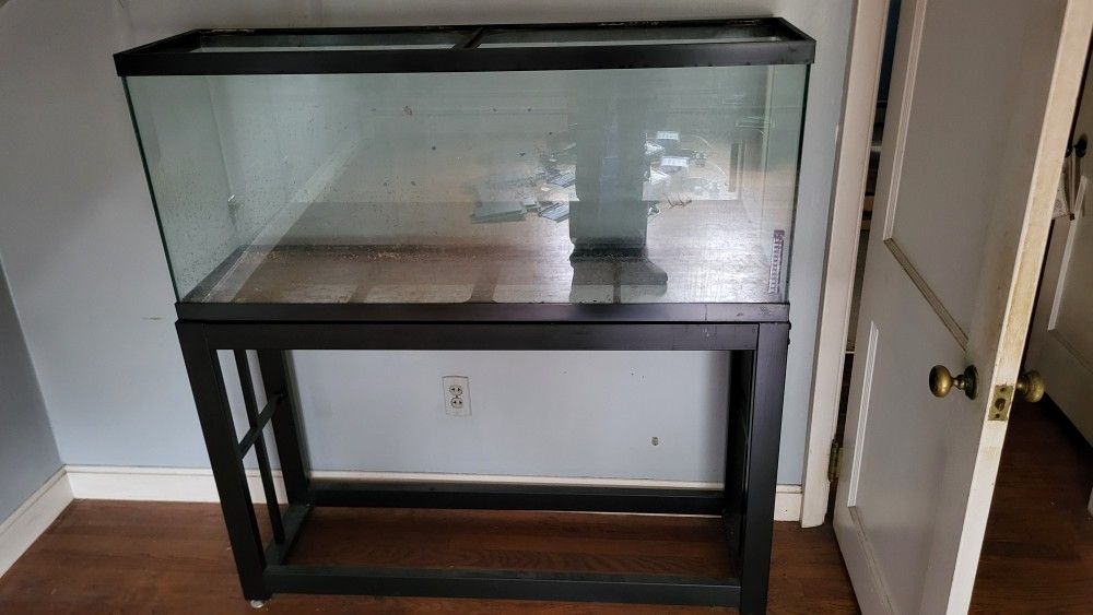 55 gallon fishtank with stand and accessories