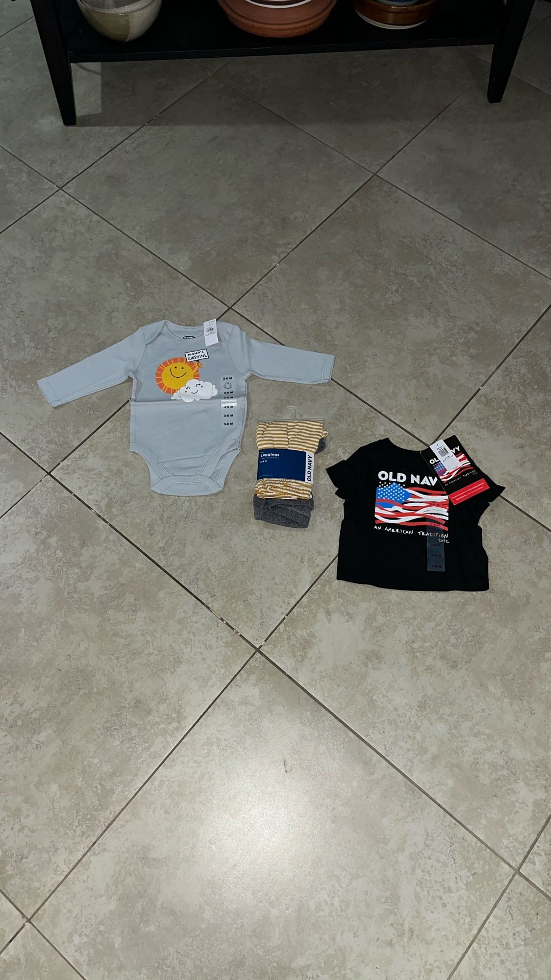 Old Navy Baby Boy’s / Girl’s Onesie, T-Shirt, and Leggings, Size 3-6 Months