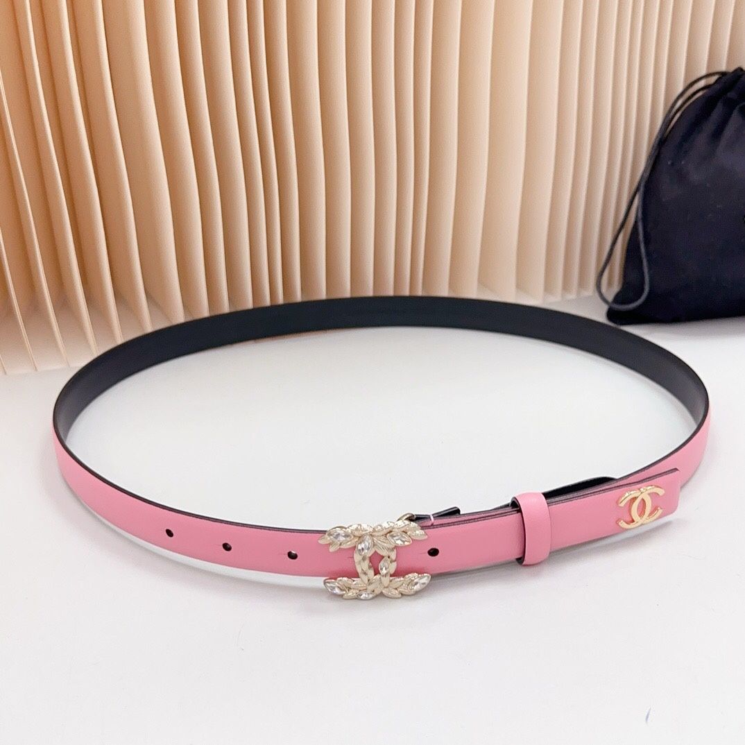 A versatile belt for women