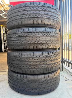 255/55/18 Michelin Selling a set of 4 tires in excellent condition 🫡