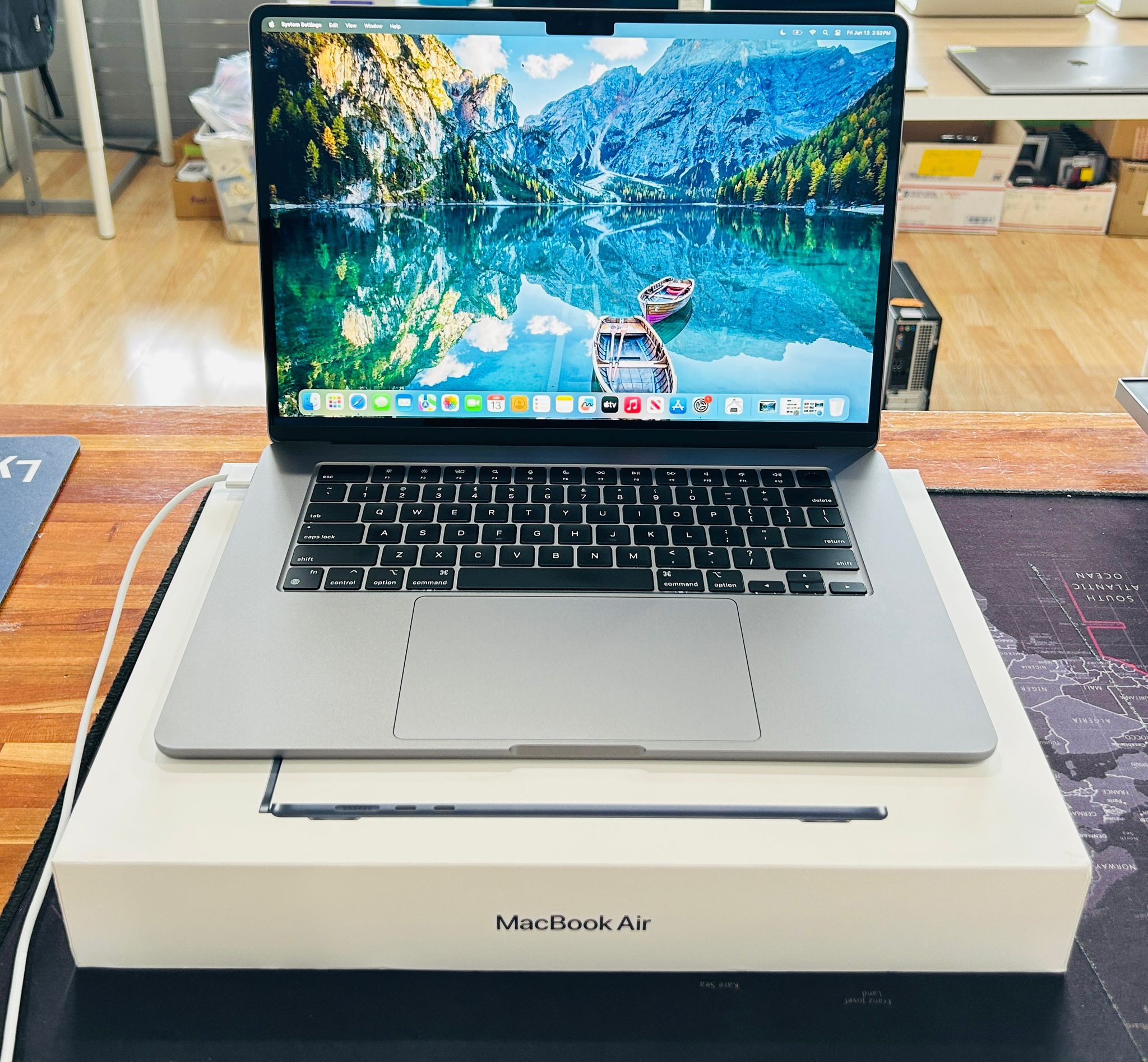 Apple Macbook AIR 15-inch 2024 M3 10-CORE 24GB RAM 500GB With Apple Warranty Like New in Box!!!