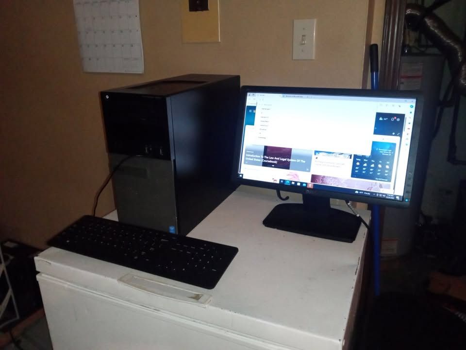 Dell Optiplex. I7. I5 I3. 500 HD Windows 10 Comes With 20 Inch Monitor