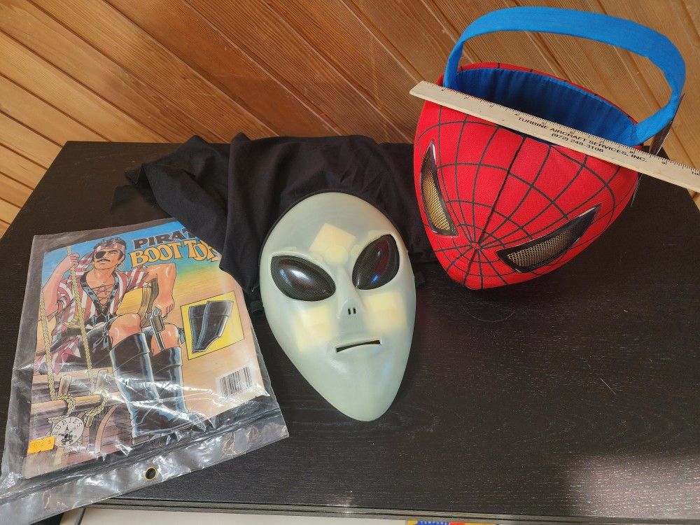 COSTUME ACCESSORIES
