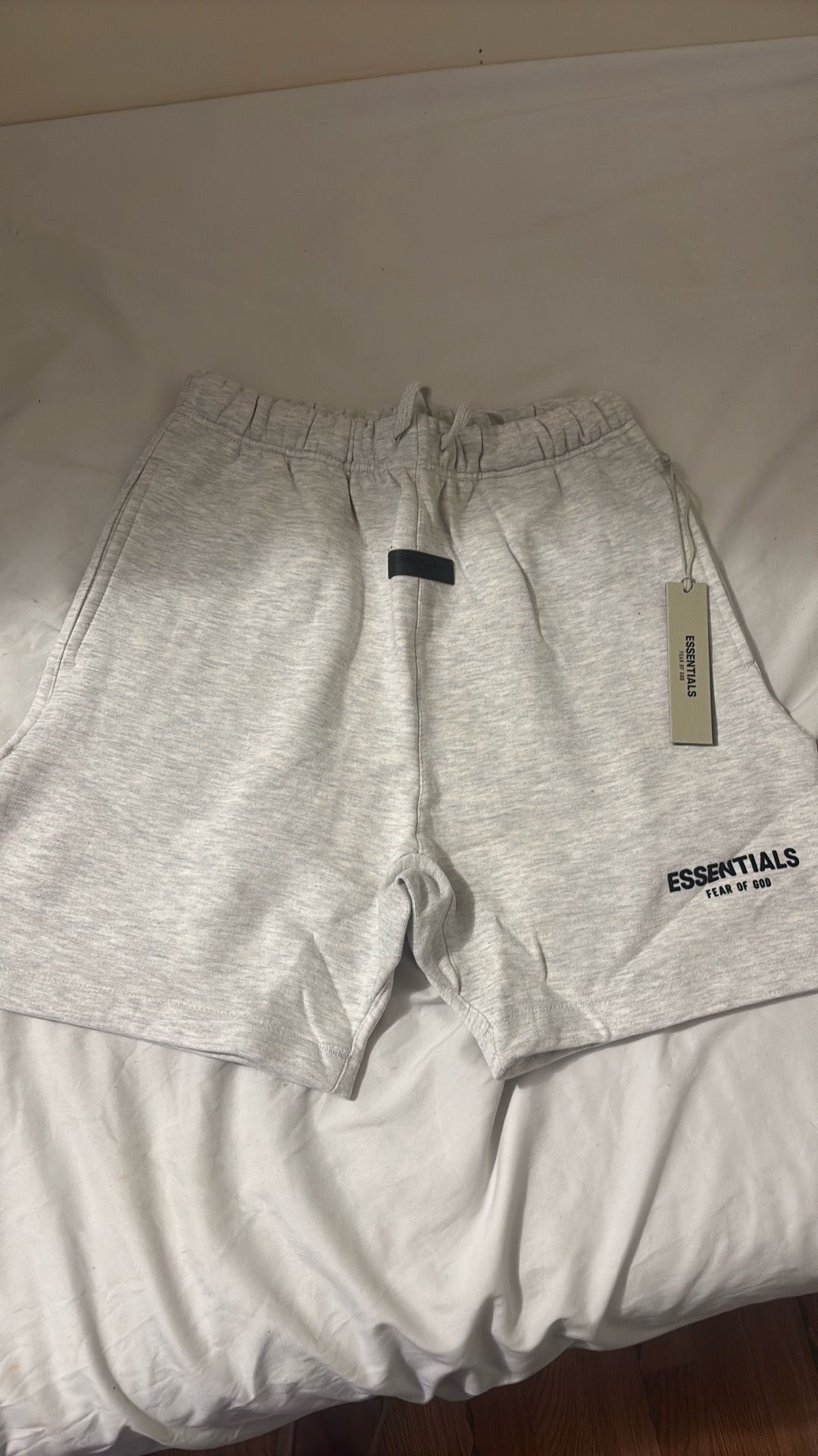 Light oatmeal Essentials shorts