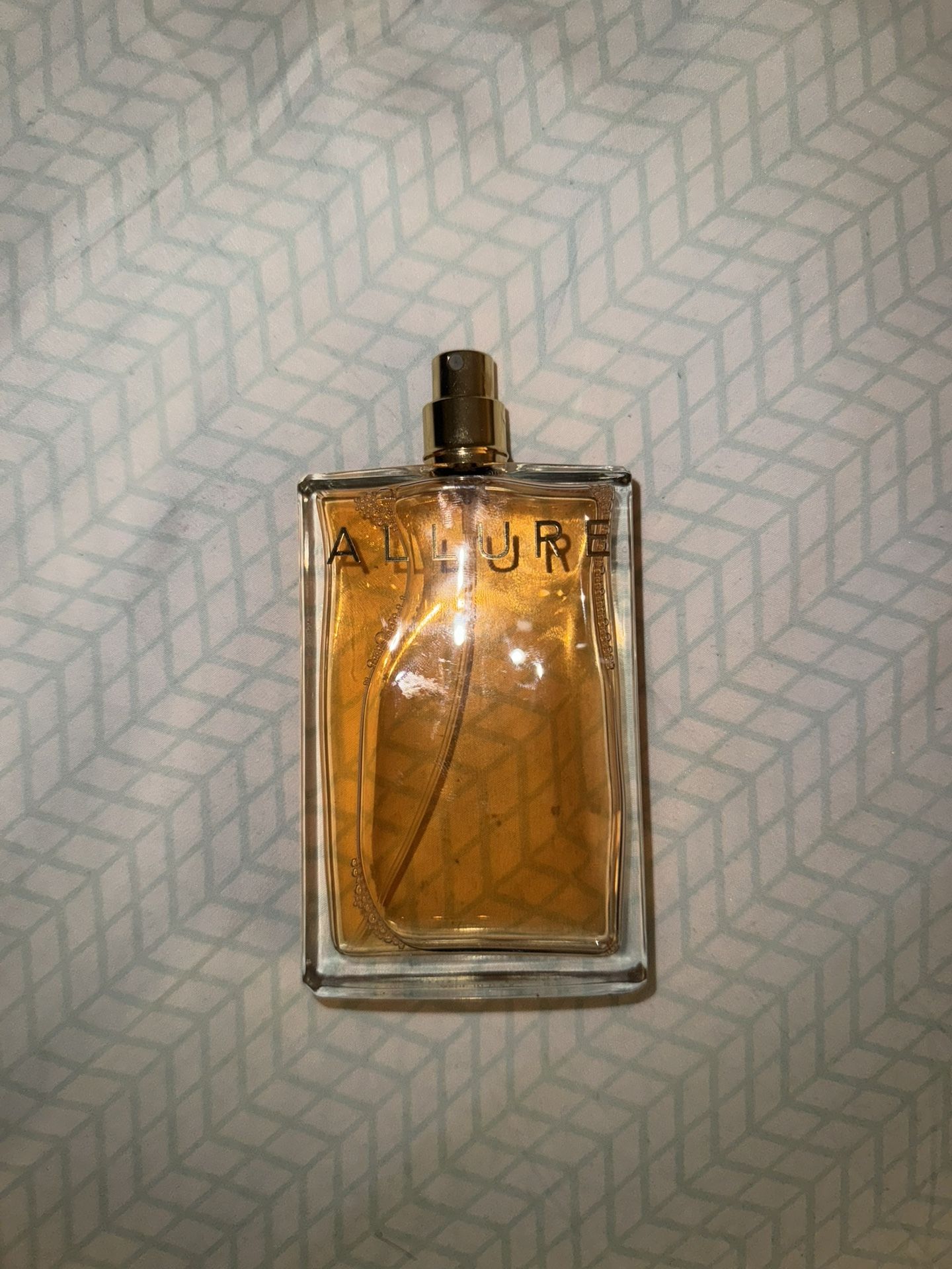 Women’s Chanel Allure