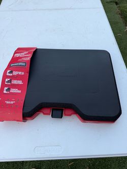 Milwaukee packout kneeling pad