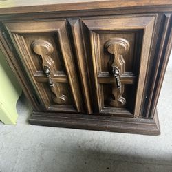 2 Top End Tables