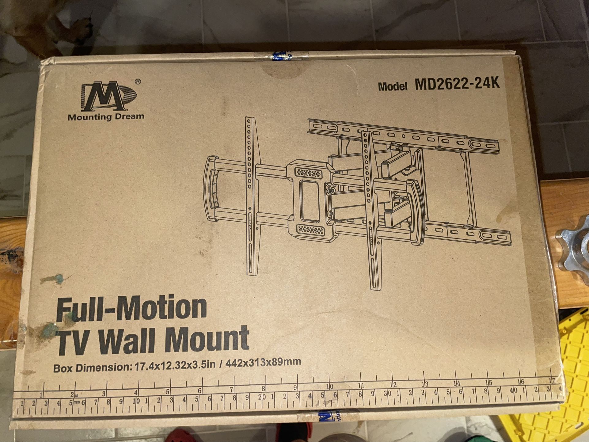 Full motion TV wall mount