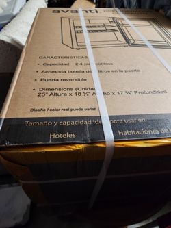 Small NEW REFRIGERATOR Avanti Brand.Never Open .please Check The Size On The Box