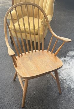 Vintage Oak Captains Chair For Restoration  36H x 24W x 17Dp Seat Height 18”