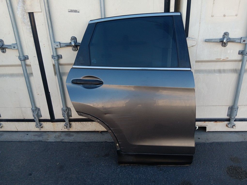 Honda CR-V Right Rear Door