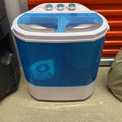 9 GALLON WASHER/DRYER. 100% FUNCTIONAL!!