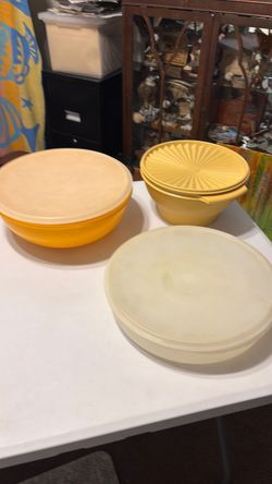 Vintage Tupperware lg bowls