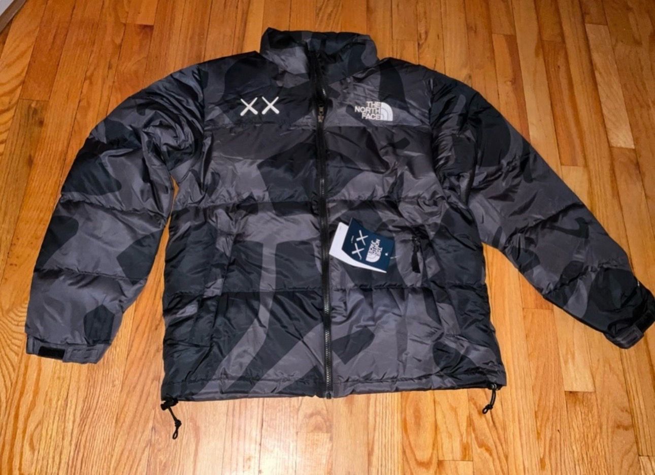 Kaws x the north face retro 1996 nuptse down jacket black men size US L