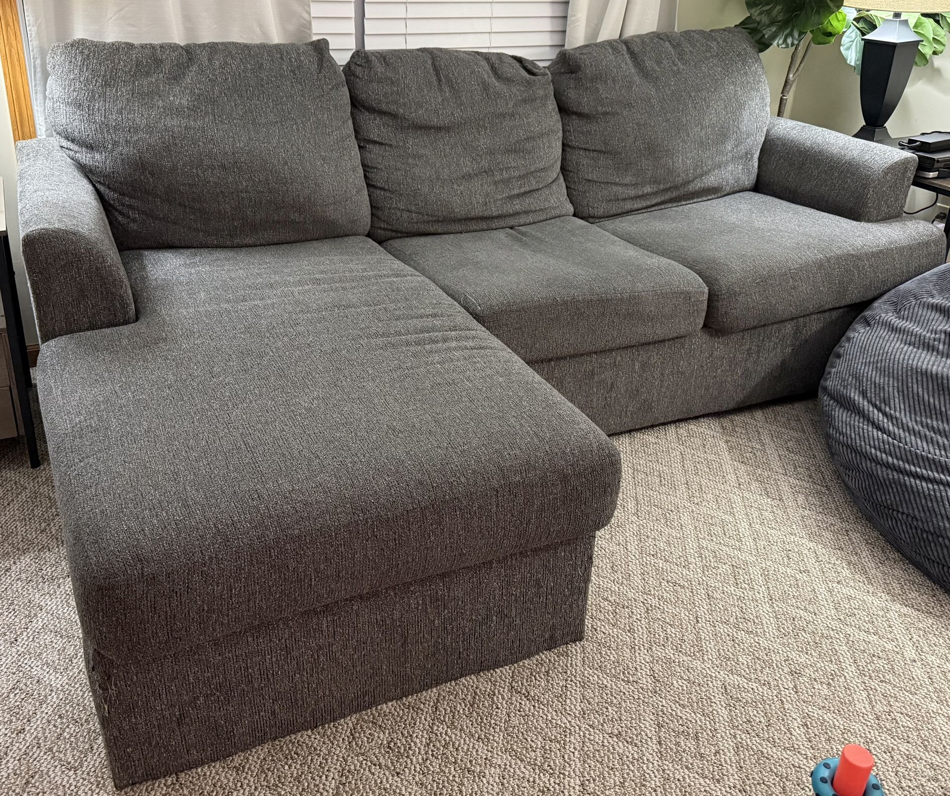 Sectional Sofa/Couch