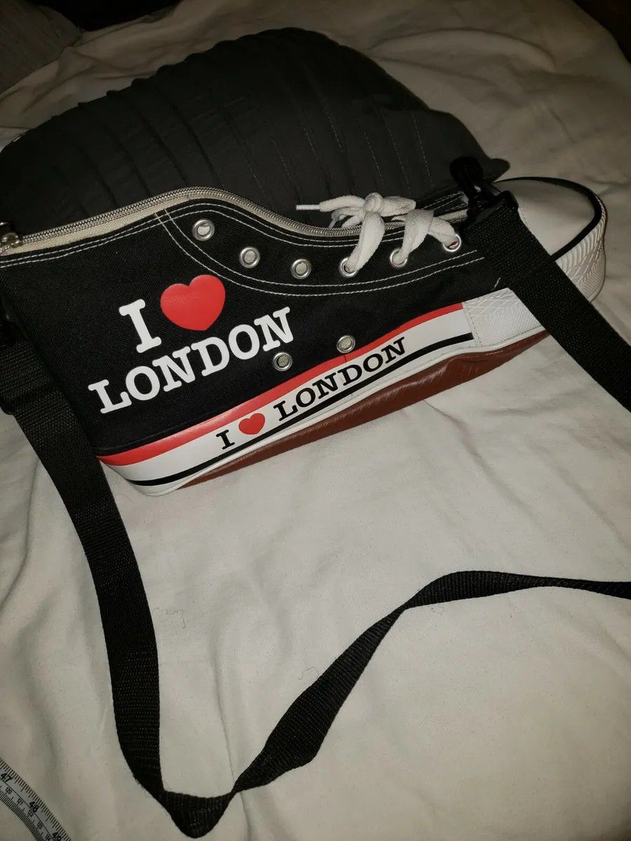 London UK Shoulder Bag
