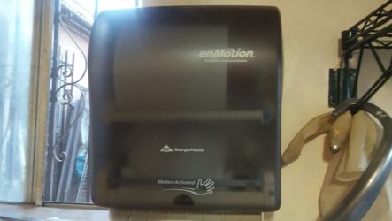 Enmotion towel dispenser