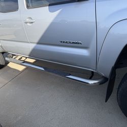 Toyota Tacoma side bars or side steps