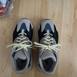 yeezy boost 700 wave runner