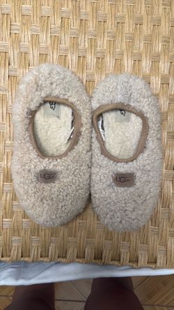 Ugg slippers