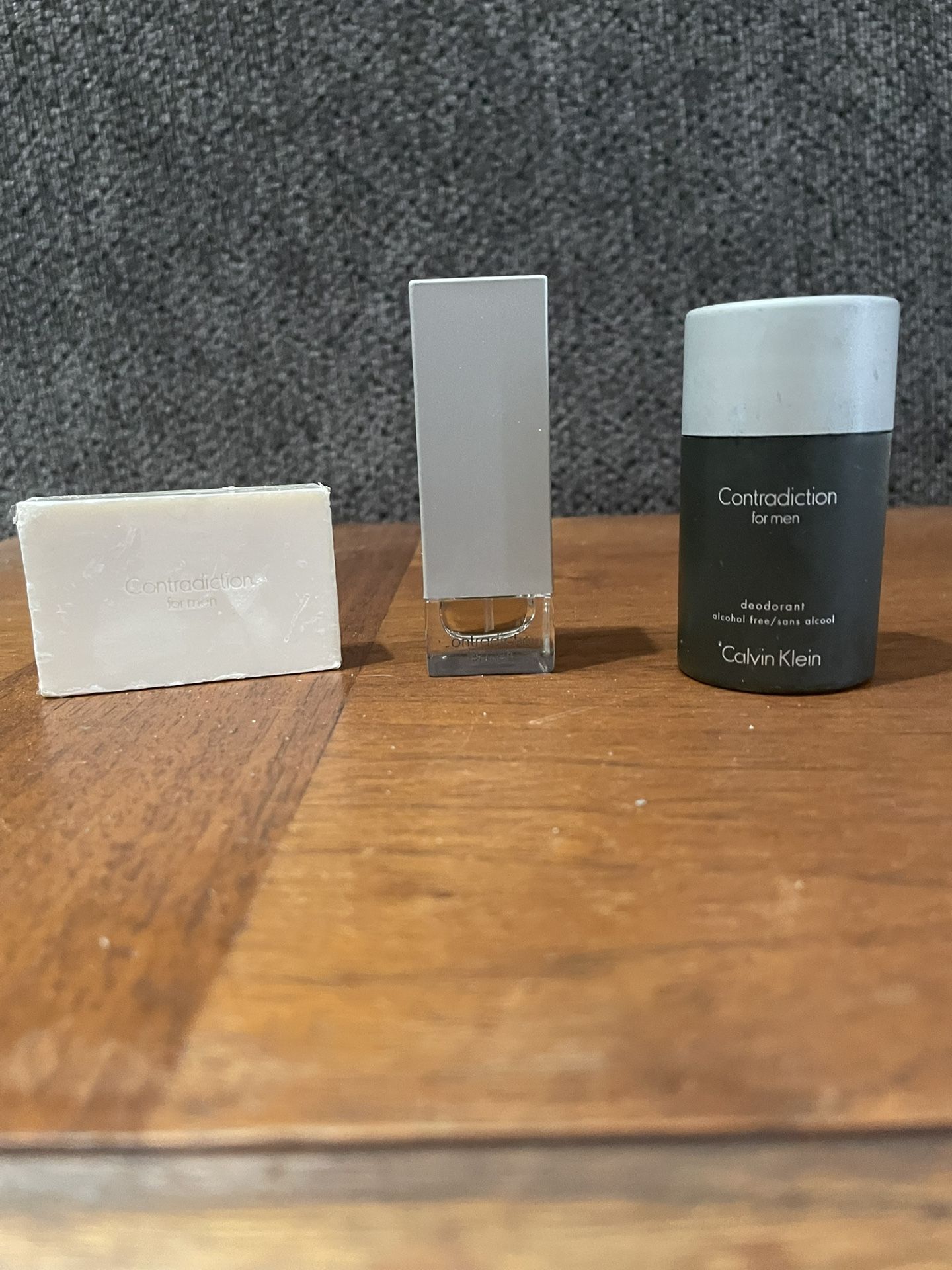 Contradiction Travel Cologne Set