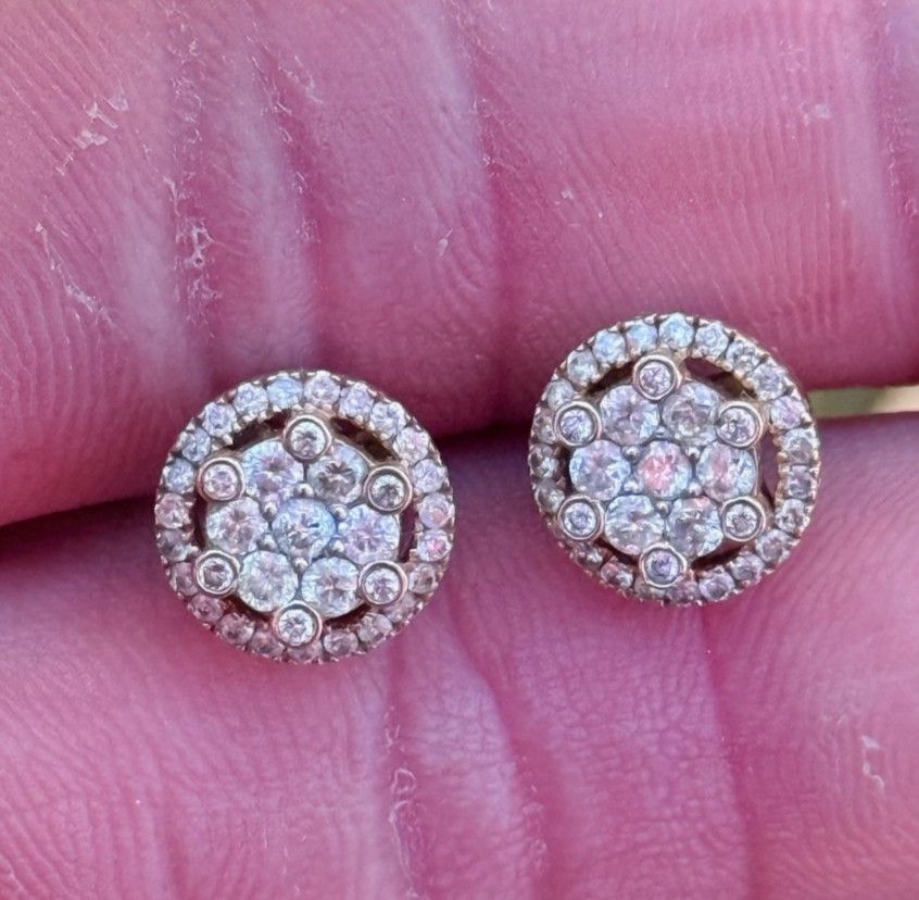 Set Diamond Stud Earrings. 1/4 Qrt.Each