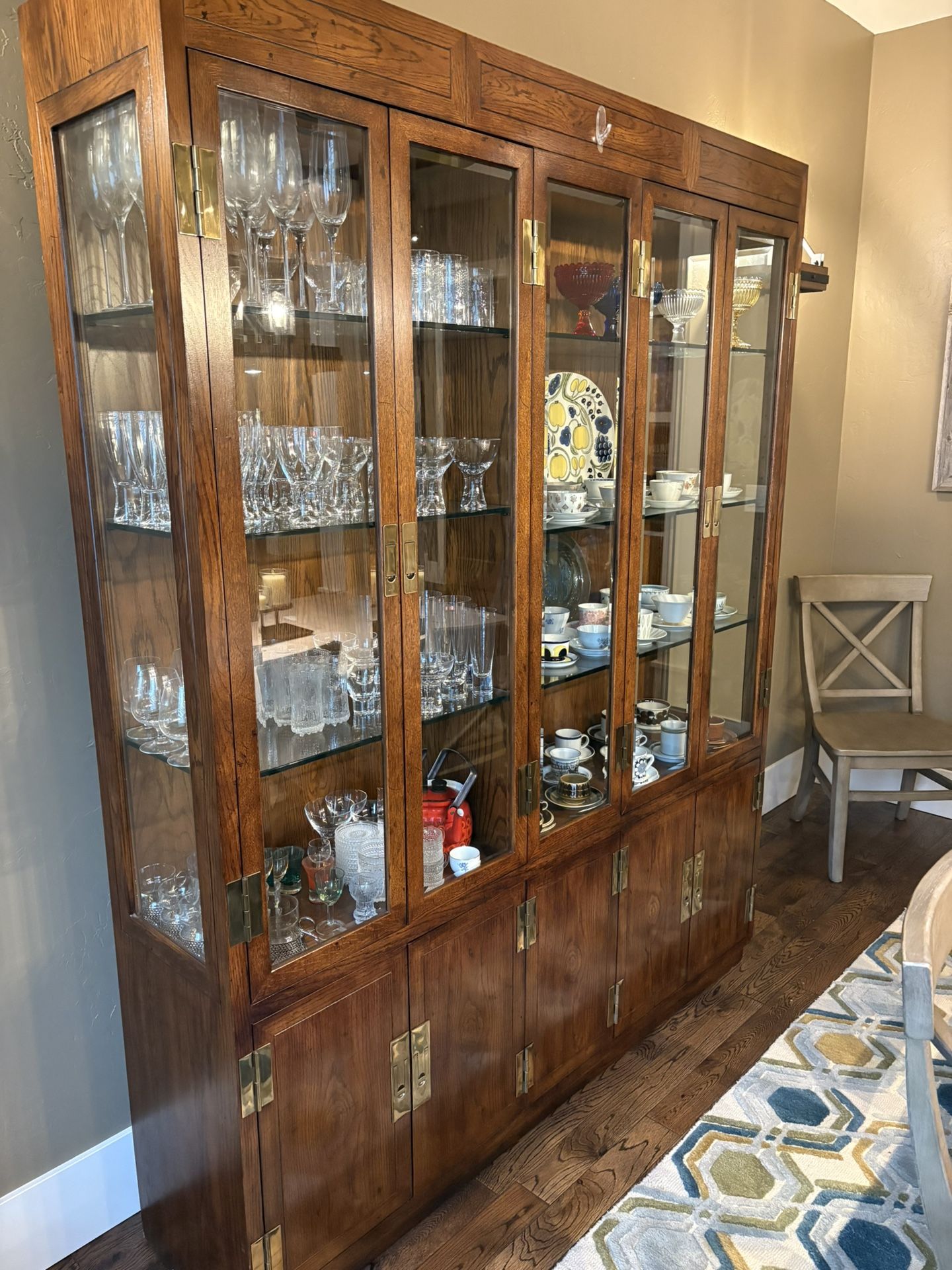 Vintage Henredon Fine Furniture China Cabinet