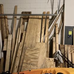 Scrap Wood   Ply Wood/2x4/4x2 And More!!!