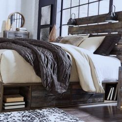 Queen Modern Bedroom Ashley