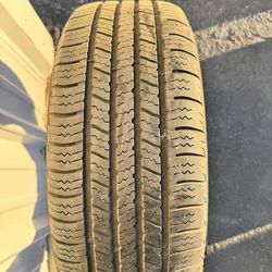 Single (1) 215 60 16 Goodyear Viva 3 All season tire