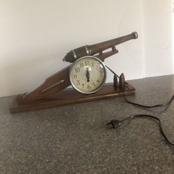 Unique, Antique cannon clock