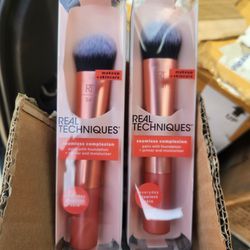 (4)Real Techniques Makeup Brushes