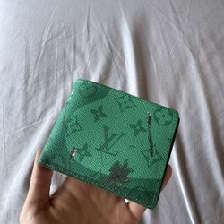 Golf Green LV Wallet Excellent Condition