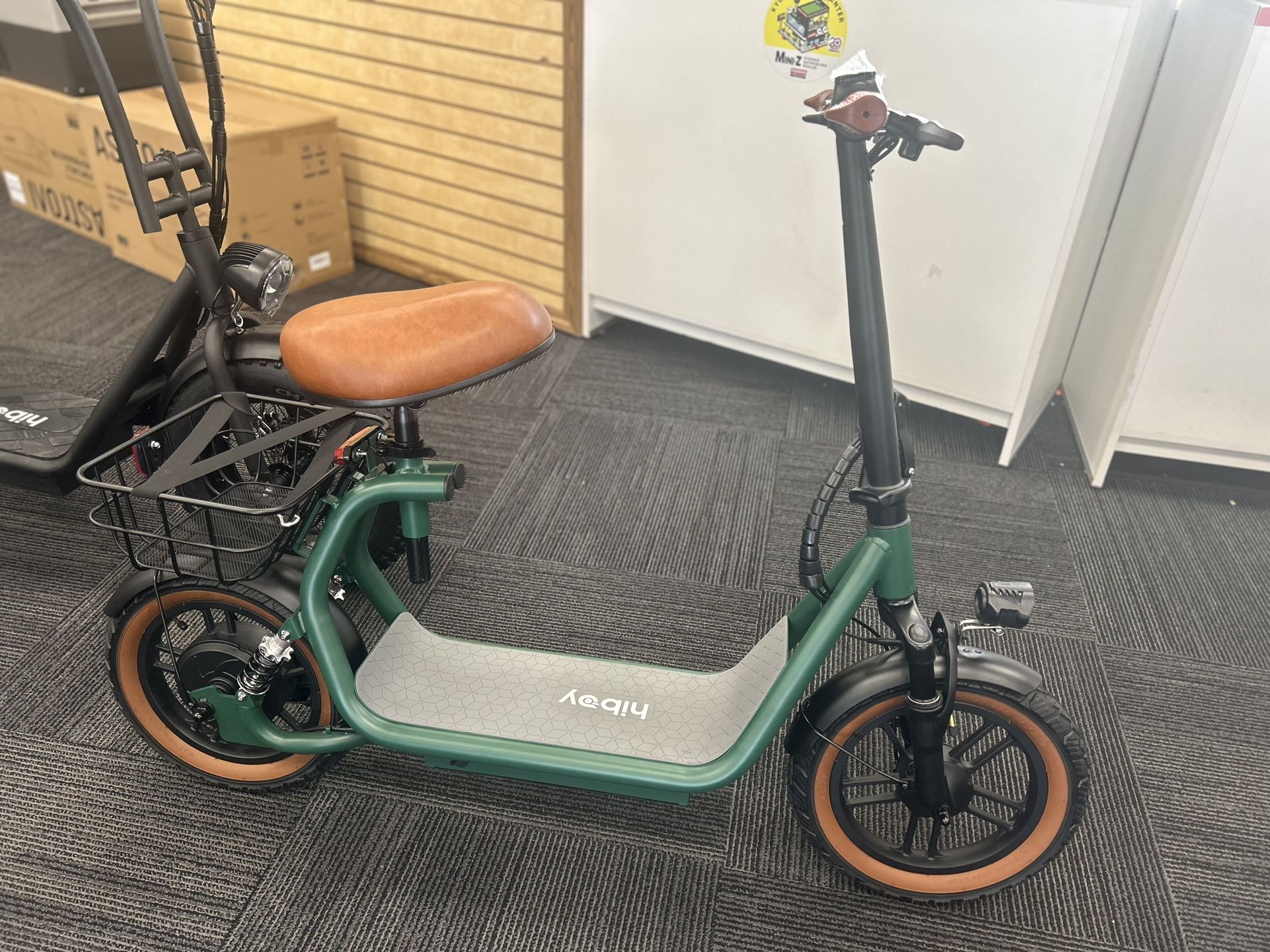 Hiboy U2 Ultra With Dual Suspension 20MPH/25Miles Range.