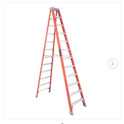 12’ Louisville Ladder 300lb Rating