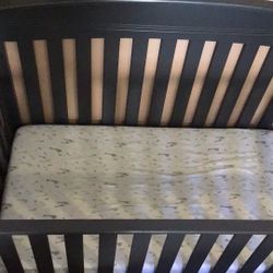 Baby Crib With Mattress 
