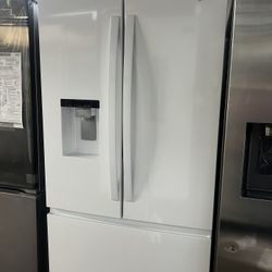 Whirlpool Floor Model Gloss White French Style Refrigerator 