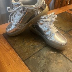 Heelys, Premium Lights  Size 8