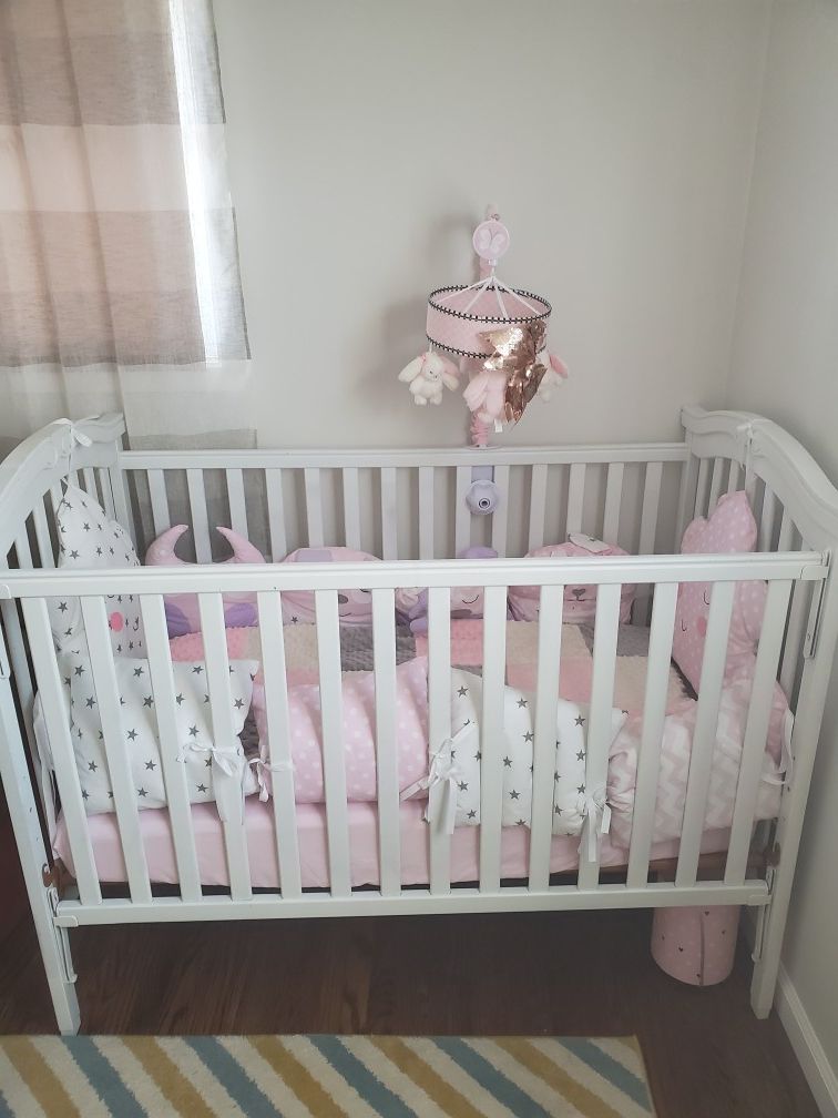 baby crib and mattress