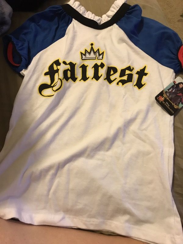 Disney Descendants Evie Fairest Shirt NEW