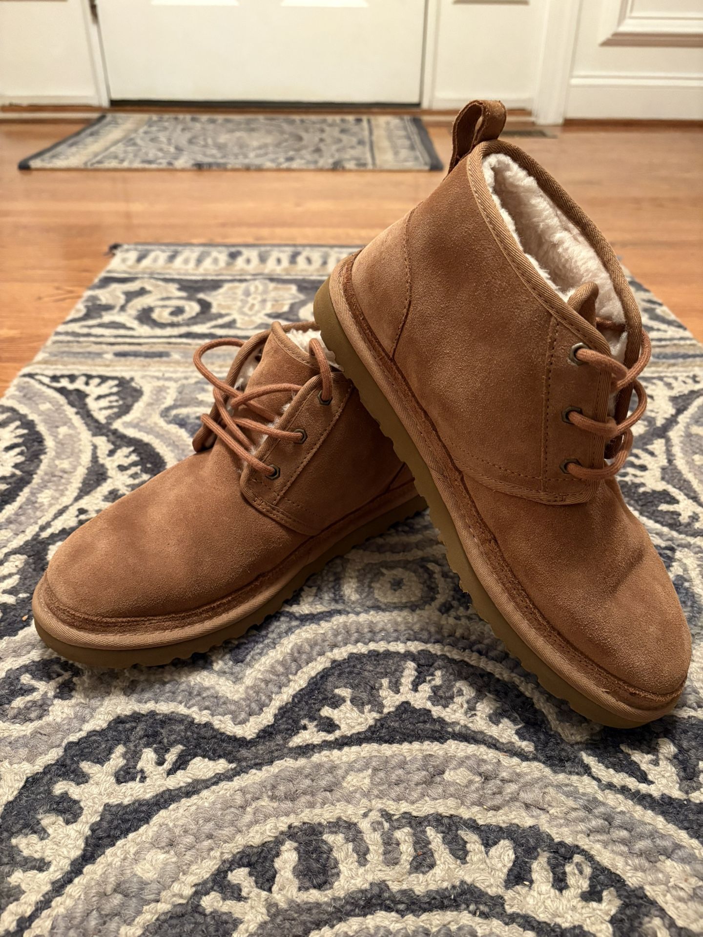 Men's Neumel Classic Fur Lined Suede Lace-Up Chukka Boots