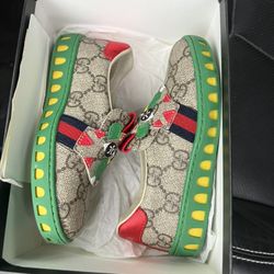 Kids Gucci shoes - Excellent condition- Never worn