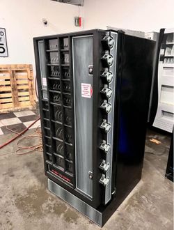 WCI FMR14 Snack and Beverage Vending Machine