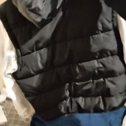 Kids Puffer Sweater Size L
