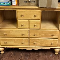 MOVING SALE FURNITURE MUST GO
