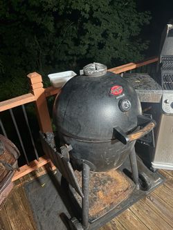 Char Griller  Akorn