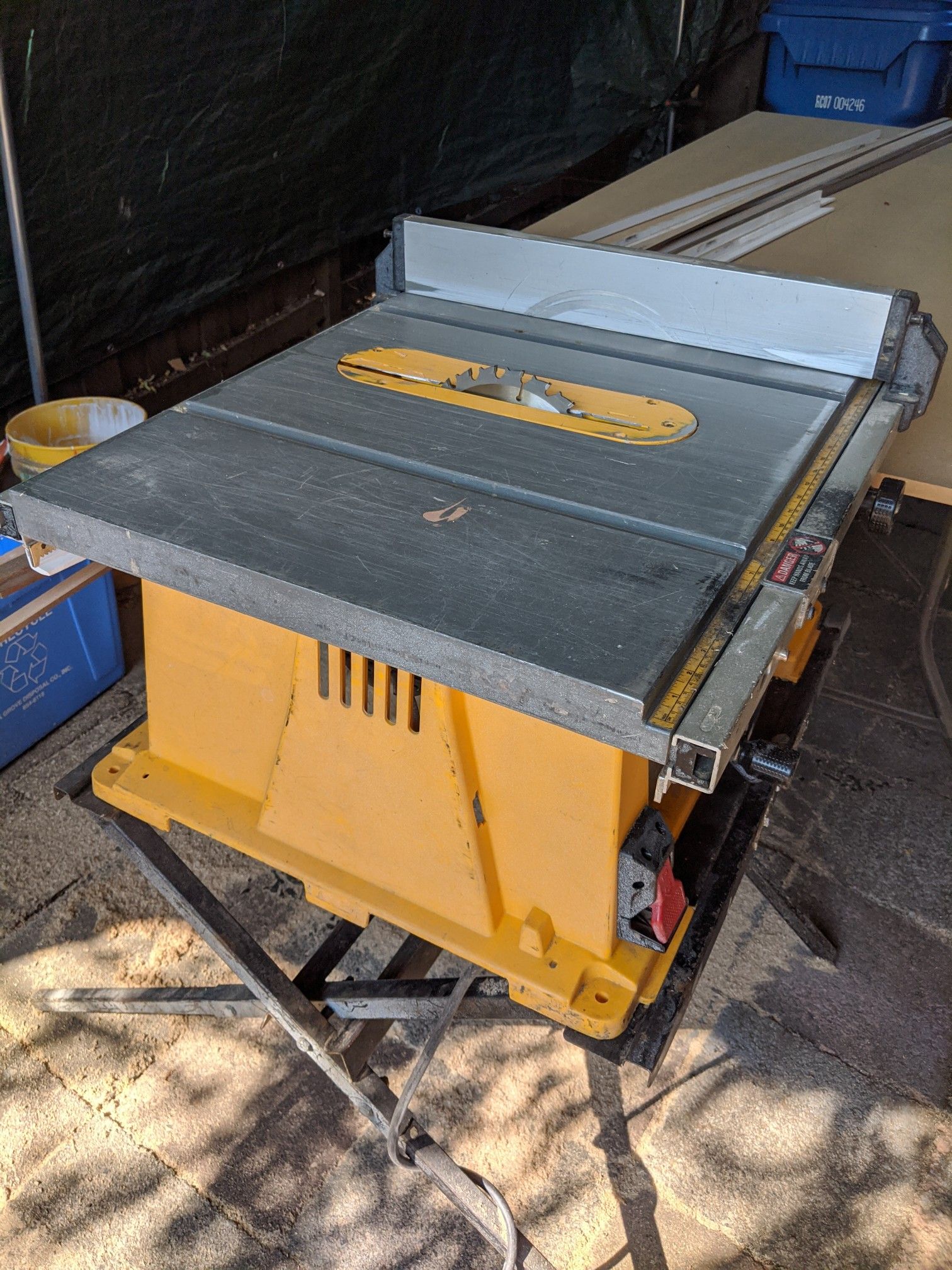 DeWalt Table saw with stand