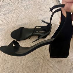 Size Women’s Size 10 Black Velvet Madden Girl 2” Block Heel Shoe